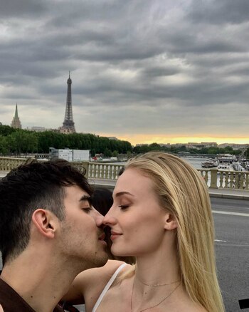Joe Jonas y Sophie se
