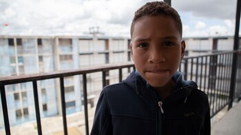 Jaiverson Gonzáles en el pasillo