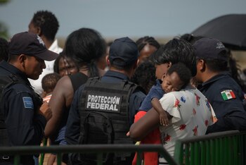 Cientos de migrantes llevan más