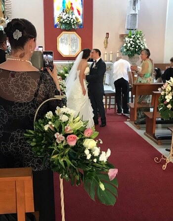 La pareja festejaría su boda