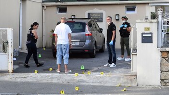 Oficiales de la policía en