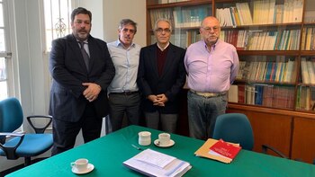 Diego García Sayán mantuvo un encuentro con José Ernesto Schulman, secretario nacional de la Liga Argentina por los Derechos Humanos; Emanuel Desojo, presidente de Abogados por la Justicia Social de La Plata; y Maximiliano Rusconi, socio fundador de Iniciativa Justicia y abogado de Julio De Vido