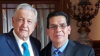 López Obrador en compañía del