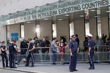 Periodistas y policías en la