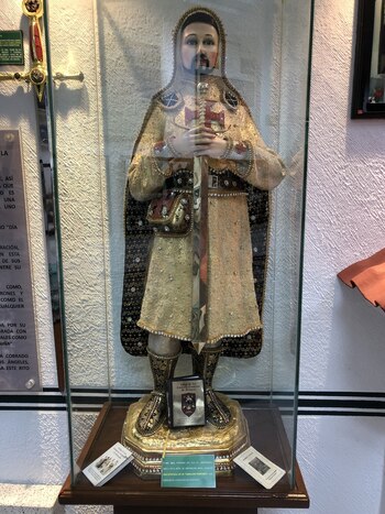 Espada y estatua de Los