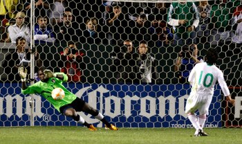 Placide atajó un penal a