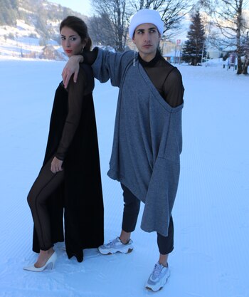 Dos modelos by Juan Sartor,