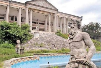 La alberca que en sus