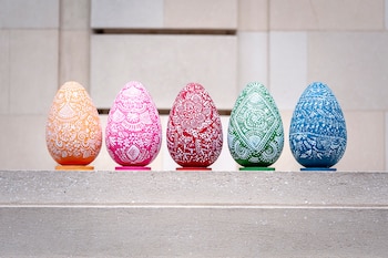 Los huevos de Pascua pintados a mano y súper coloridos por Damián Betular