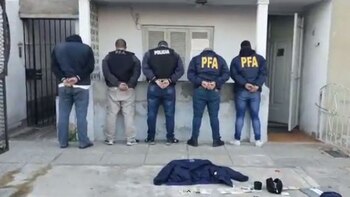 Los cinco falsos policías detenidos