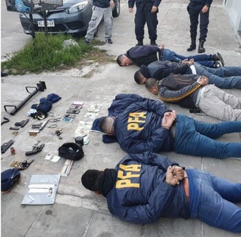 Los cinco detenidos simulaban ser