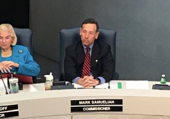 Comisionado Mark Samuelian