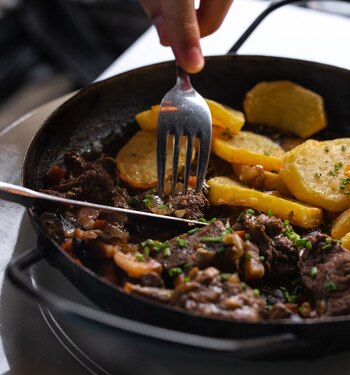 Cazuela de lomo al malbec