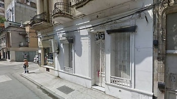 El frente del local donde