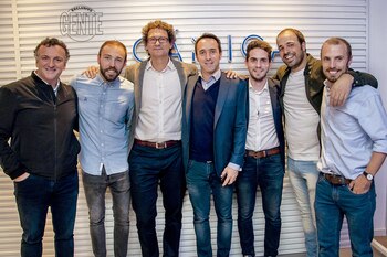 Celebrando la gran apertura del espacio de Palermo: Martín Migoya (CEO y cofundador de Globant), Ignacio Puig Moreno (cofundador de Acámica), Mariano Mayer (Secretario de Emprendedores y PyMes), Marcos Galperín (CEO y fundador de Mercado Libre), Tomás Escobar (CEO y cofundador de Acámica), Gonzalo Orsi (cofundador de Acámica) y Juan Badino (cofundador de Acámica).