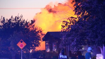 Muchas casas fueron incendiadas (Jessica Weston/Reuters)
