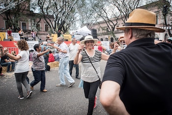 Habrá bailes por las calles
