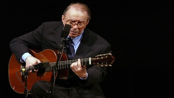 Este sábado 6 de julio se confirmó la muerte del padre del bossa nova, Joao Gilberto (Foto: AP)