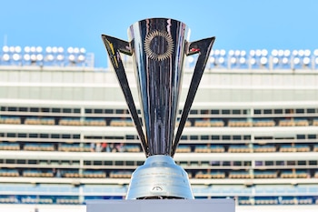 El trofeo que ambas selecciones anhelan (Foto: Twitter @goldcup)