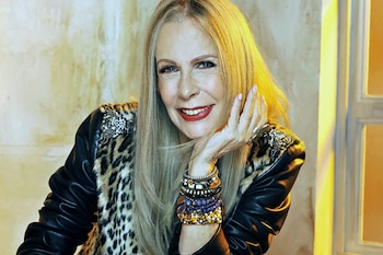 María Valenzuela encabeza “100 metros