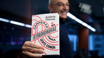 Hatum presentó su nuevo libro: