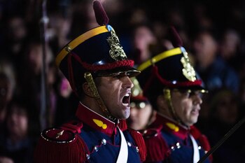 Además del himno, sonaron “Aurora”,