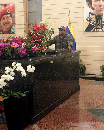 Silva en la tumba de