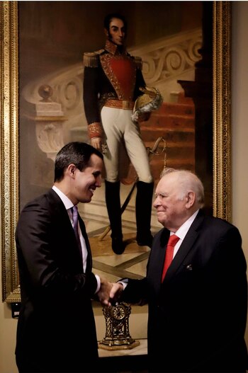 Juan Guaidó saluda a Iglesias (@Presidencia_VE)