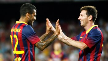 Dani Alves confesó que desobedecía las órdenes de Pep Guardiola para ayudar a Messi