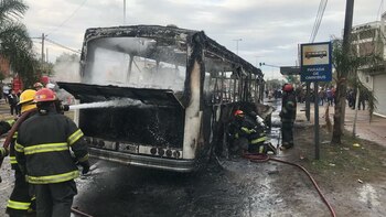 El colectivo que terminó incendiado