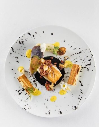 Una combinación entre pescado, palmitos