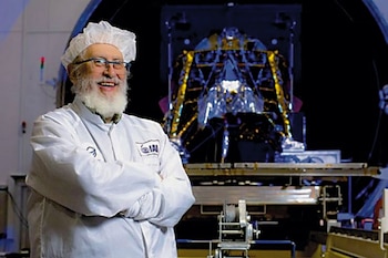 Delante de la cápsula “de