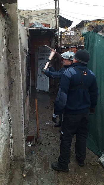 Efectivos de la Bonaerense durante