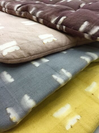 Julie Hall para Adiv Pure