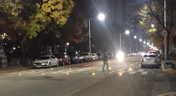 La vía peatonal se ilumina para