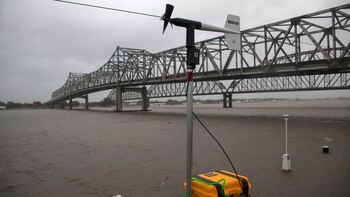 El huracán avanza a 120