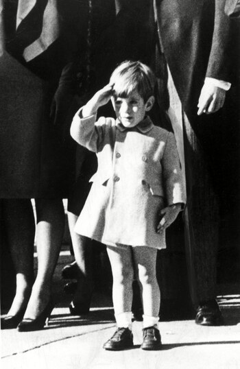 John F. Kennedy, Jr. despide