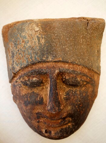 Una máscara descubierta durante las