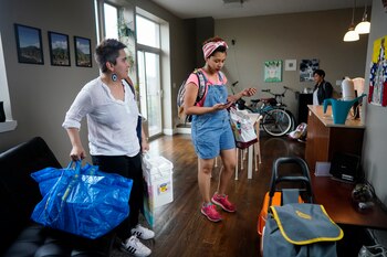 Después de trabajar hasta avanzada