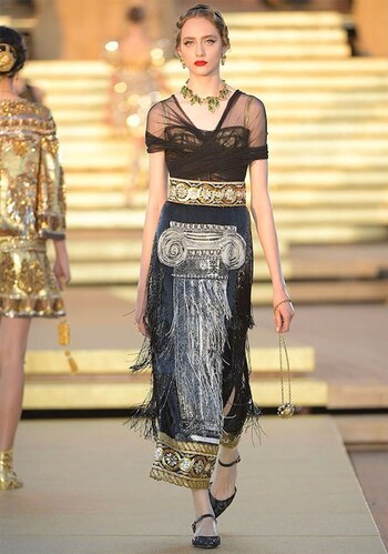 Falda de georgette con aberturas