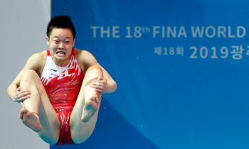 La china Chen Yiwen tras picar en el trampolín