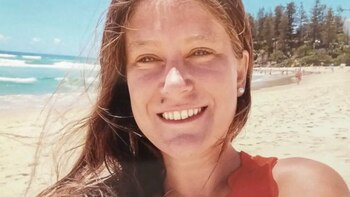 La joven se cayó desde