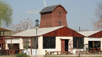 Molinos, granjas y animales son algunas de las cosas que se pueden encontrar en este ‘polder’ en Escobar.
