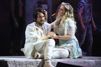 (Beto Cuevas y María José)