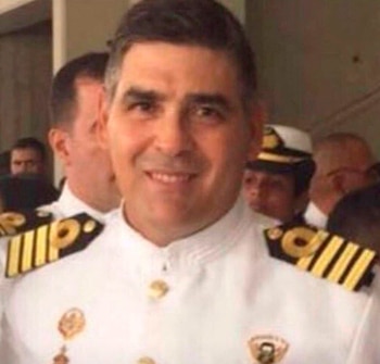El capitán de navío Luis