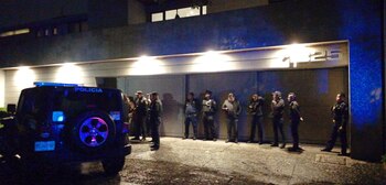 La casa quedó custodiada por