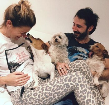 Junto a su pareja Francisco