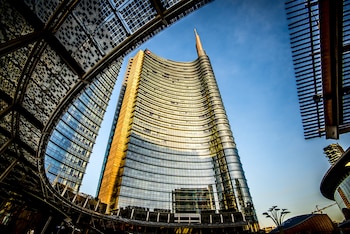 En Milán, Pelli diseñó la