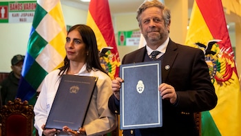 Argentina y Bolivia acordaron emprender