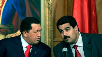 Hugo Chávez y Nicolás Maduro.